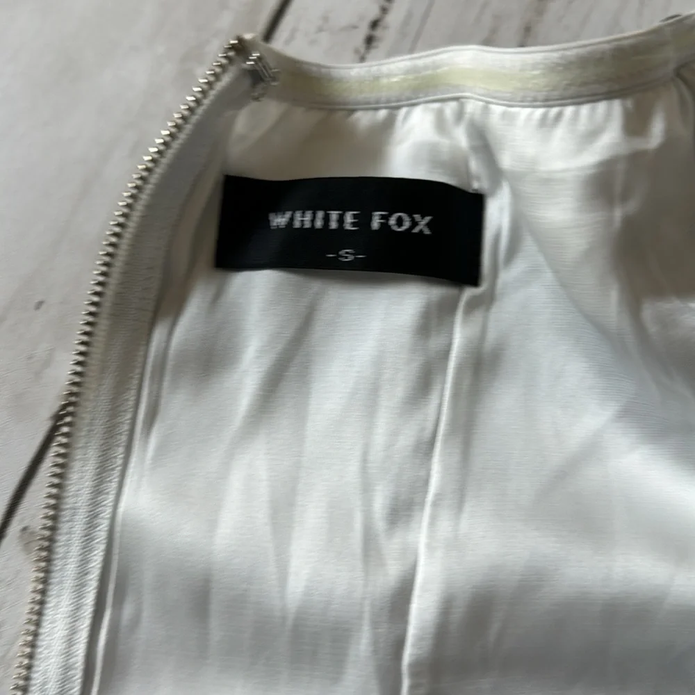 White fox corset - Picture 3 of 4